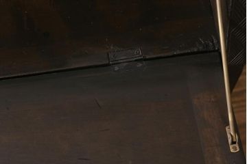 ヴィンテージ家具　ビンテージ　伝統工芸　軽井沢彫り　桜の彫りが存在感を放つライティングビューロー(簿記机、在宅ワーク、在宅用デスク)(R-042078)