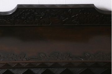 ヴィンテージ家具　ビンテージ　伝統工芸　軽井沢彫り　桜の彫りが存在感を放つライティングビューロー(簿記机、在宅ワーク、在宅用デスク)(R-042078)