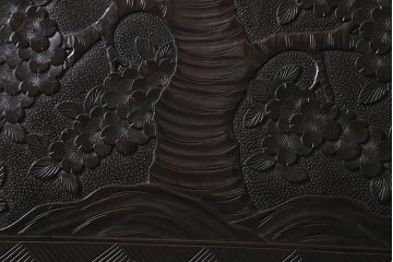 ヴィンテージ家具　ビンテージ　伝統工芸　軽井沢彫り　桜の彫りが存在感を放つライティングビューロー(簿記机、在宅ワーク、在宅用デスク)(R-042078)