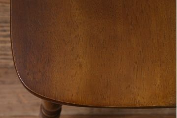 ビンテージ家具　飛騨産業　キツツキマーク　クラシカルな佇まいが魅力のダイニングチェア(椅子、コームバックチェア)(R-042087)