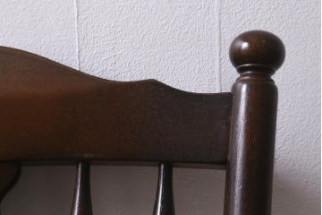 ビンテージ家具　飛騨産業　キツツキマーク　クラシカルな佇まいが魅力のダイニングチェア(椅子、コームバックチェア)(R-042089)