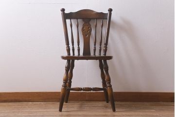 ビンテージ家具　飛騨産業　キツツキマーク　クラシカルな佇まいが魅力のダイニングチェア(椅子、コームバックチェア)(R-042090)