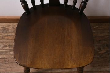 ビンテージ家具　飛騨産業　キツツキマーク　クラシカルな佇まいが魅力のダイニングチェア(椅子、コームバックチェア)(R-042090)