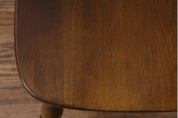 ビンテージ家具　飛騨産業　キツツキマーク　クラシカルな佇まいが魅力のダイニングチェア(椅子、コームバックチェア)(R-042090)
