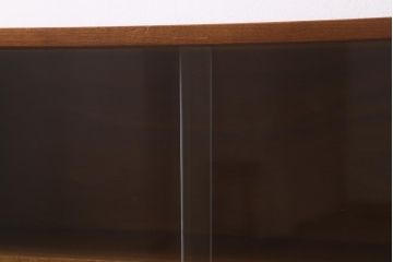 ヴィンテージ家具　北欧ビンテージ　チーク材　ミッドセンチュリースタイルにぴったりのキャビネット(リビングボード、飾り棚、収納棚、ブックケース)(R-042091)