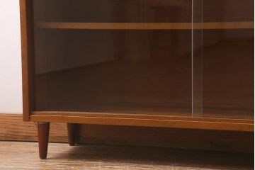 ヴィンテージ家具　北欧ビンテージ　チーク材　ミッドセンチュリースタイルにぴったりのキャビネット(リビングボード、飾り棚、収納棚、ブックケース)(R-042091)