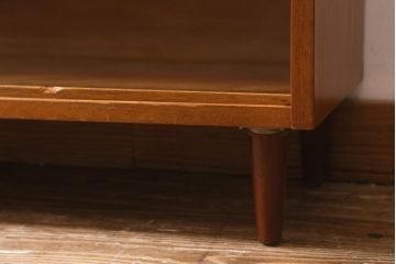 ヴィンテージ家具　北欧ビンテージ　チーク材　ミッドセンチュリースタイルにぴったりのキャビネット(リビングボード、飾り棚、収納棚、ブックケース)(R-042091)