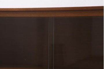 ヴィンテージ家具　北欧ビンテージ　チーク材　ミッドセンチュリースタイルにぴったりのキャビネット(リビングボード、飾り棚、収納棚、ブックケース)(R-042092)