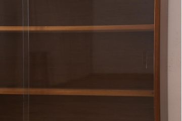 ヴィンテージ家具　北欧ビンテージ　チーク材　ミッドセンチュリースタイルにぴったりのキャビネット(リビングボード、飾り棚、収納棚、ブックケース)(R-042092)