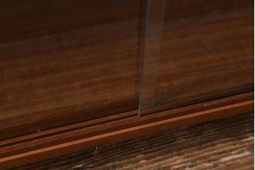 ヴィンテージ家具　北欧ビンテージ　チーク材　ミッドセンチュリースタイルにぴったりのキャビネット(リビングボード、飾り棚、収納棚、ブックケース)(R-042092)