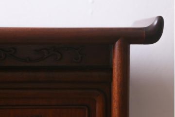 ヴィンテージ家具　民芸家具　カリン材製　上品な和の空間づくりにおすすめな飾り棚(茶棚、収納棚、ビンテージ、花梨材)(R-042093)