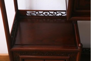 ヴィンテージ家具　民芸家具　カリン材製　上品な和の空間づくりにおすすめな飾り棚(茶棚、収納棚、ビンテージ、花梨材)(R-042093)