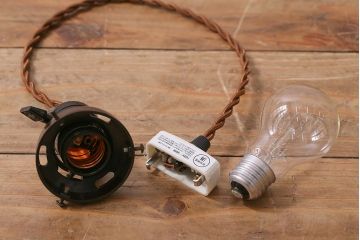 レトロ照明　昭和レトロ　ノスタルジックな雰囲気が漂うの筒型天井照明(吊り下げ照明、ペンダントライト)(R-042096)