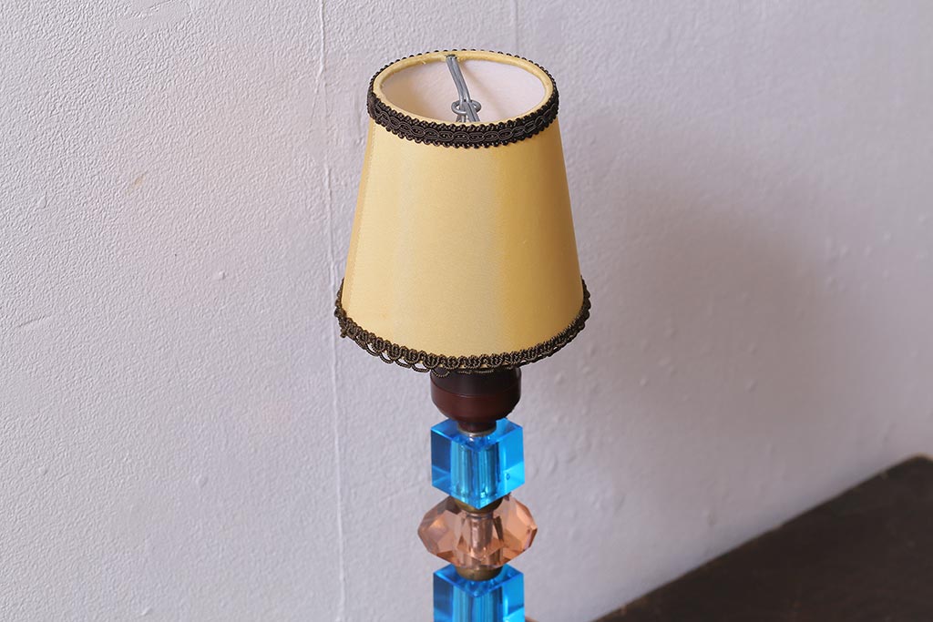 アンティーク照明　ガラスボディがおしゃれなテーブルランプ(卓上ランプ、スタンドライト)(R-042098)