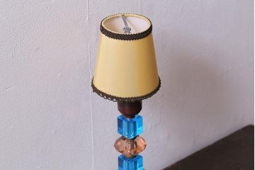 アンティーク照明　ガラスボディがおしゃれなテーブルランプ(卓上ランプ、スタンドライト)(R-042098)