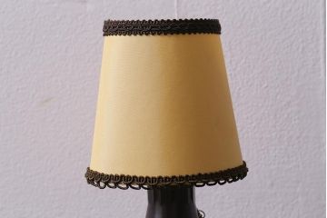 アンティーク照明　ガラスボディがおしゃれなテーブルランプ(卓上ランプ、スタンドライト)(R-042098)