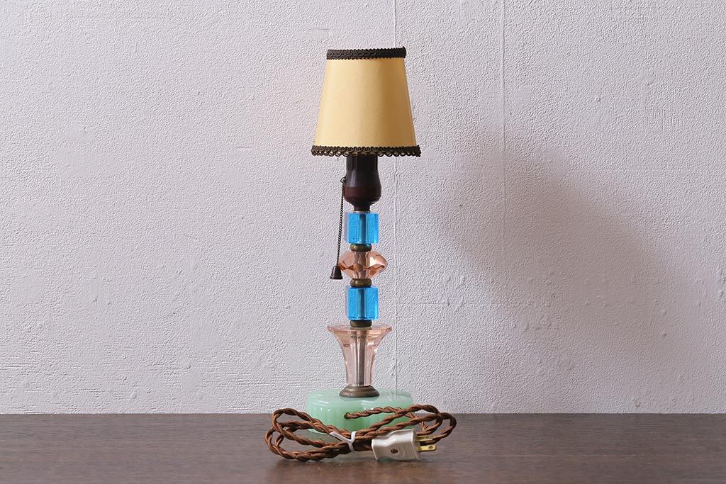 アンティーク照明　ガラスボディがおしゃれなテーブルランプ(卓上ランプ、スタンドライト)(R-042098)