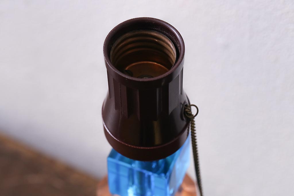 アンティーク照明　ガラスボディがおしゃれなテーブルランプ(卓上ランプ、スタンドライト)(R-042098)