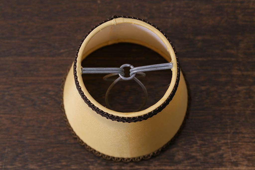 アンティーク照明　ガラスボディがおしゃれなテーブルランプ(卓上ランプ、スタンドライト)(R-042098)