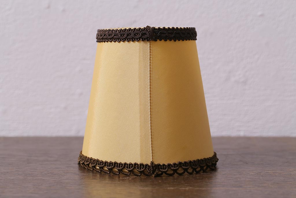 アンティーク照明　ガラスボディがおしゃれなテーブルランプ(卓上ランプ、スタンドライト)(R-042098)