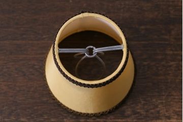 アンティーク照明　ガラスボディがおしゃれなテーブルランプ(卓上ランプ、スタンドライト)(R-042098)