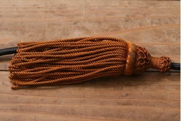 アンティーク照明　和製アンティーク　昭和初期　タッセル(飾り房)付き　丸い形が愛らしい吊り下げ照明(ペンダントライト、天井照明、電笠、シェード)(R-042099)