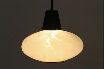 ビンテージ照明　マーブルのような透かしが美しいレトロな天井照明(吊り下げ照明、ペンダントライト)(R-042101)