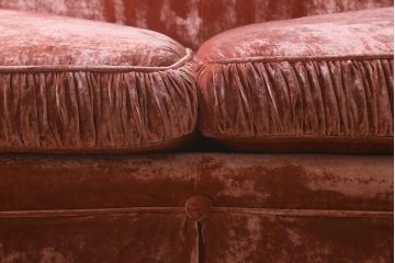 中古　ヨーロッパ製　ベロア　特大!　高級感漂うヨーロピアンなワイドソファ(4人掛け、5人掛け)(定価約200万円)(R-042103)