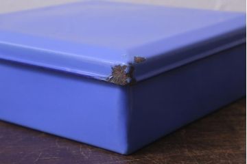 アンティーク雑貨　月兎印　蓋付き　ホーロー　カラーがお洒落な琺瑯の箱2個セット(バット、ボックス、保存容器、トレイ)(R-042115)