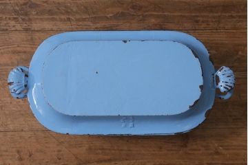 ヴィンテージ雑貨　フランスビンテージ　水色がぱっと目を引く鉄鍋(キャセロール、蓋付き、両手鍋、保存容器)(R-042116)