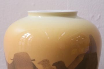 アンティーク雑貨　深川製磁　宮内庁御用達　ラクダ文様の花瓶(有田焼、花器)(R-042117)