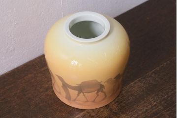 アンティーク雑貨　深川製磁　宮内庁御用達　ラクダ文様の花瓶(有田焼、花器)(R-042117)