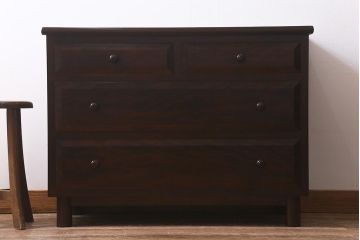 中古　リメイク　松本民芸家具　シックな色合いが大人な雰囲気のリビングボード(ローチェスト、チェスト、引き出し)(R-042122)