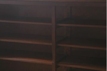 中古　松本民芸家具　洗練された佇まいが魅力的なC型下駄箱(別注品)(収納棚)(定価約45万円)(R-042123)