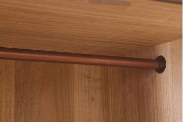 中古　伝統工芸品　高級品　総桐材　上品な意匠金具が目を引く加茂総桐箪笥(総桐たんす、衣装箪笥、洋服タンス)(R-042124)