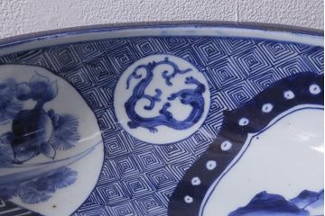 明治期　上手物　在銘　窓絵山水図唐人図　染付伊万里大鉢(大皿)(R-042129)