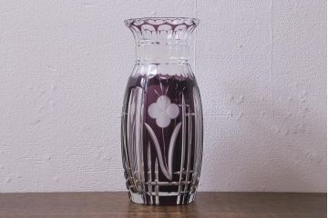 アンティーク雑貨　昭和初期　高島屋　花模様が素敵な紫被せ切子ガラス花瓶(R-042131)