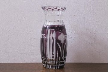 アンティーク雑貨　昭和初期　高島屋　花模様が素敵な紫被せ切子ガラス花瓶(R-042131)