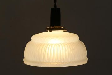 アンティーク照明　昭和初期　オパールガラス　上品な淡い光がお部屋を満たす吊り下げ照明(天井照明、電笠、シェード、ペンダントライト)(R-042141)