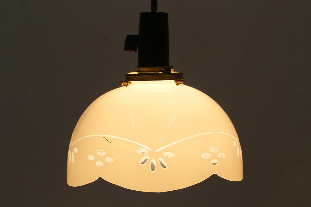 アンティーク照明　昭和初期　波型の縁が可愛らしい切子シェード(天井照明、電笠、ペンダントライト)(R-042143)