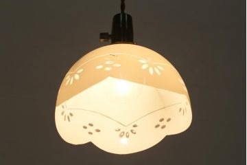 アンティーク照明　昭和初期　波型の縁が可愛らしい切子シェード(天井照明、電笠、ペンダントライト)(R-042143)