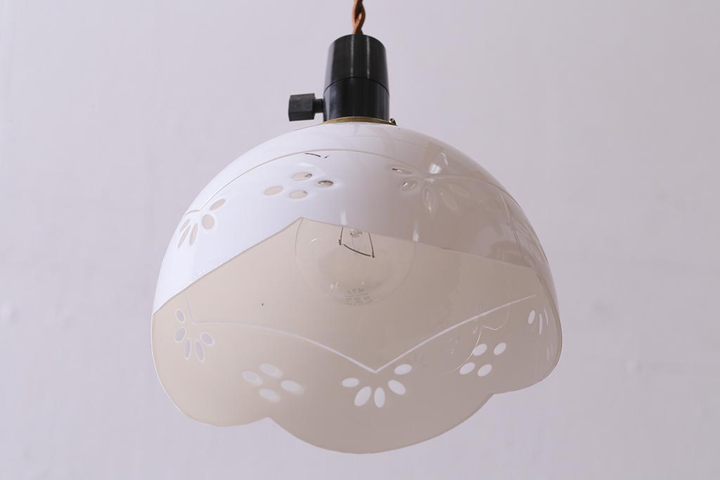 アンティーク照明　昭和初期　波型の縁が可愛らしい切子シェード(天井照明、電笠、ペンダントライト)(R-042143)