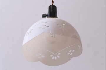 アンティーク照明　昭和初期　波型の縁が可愛らしい切子シェード(天井照明、電笠、ペンダントライト)(R-042143)