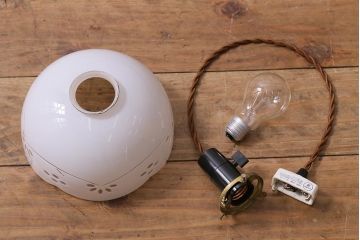 アンティーク照明　昭和初期　波型の縁が可愛らしい切子シェード(天井照明、電笠、ペンダントライト)(R-042143)