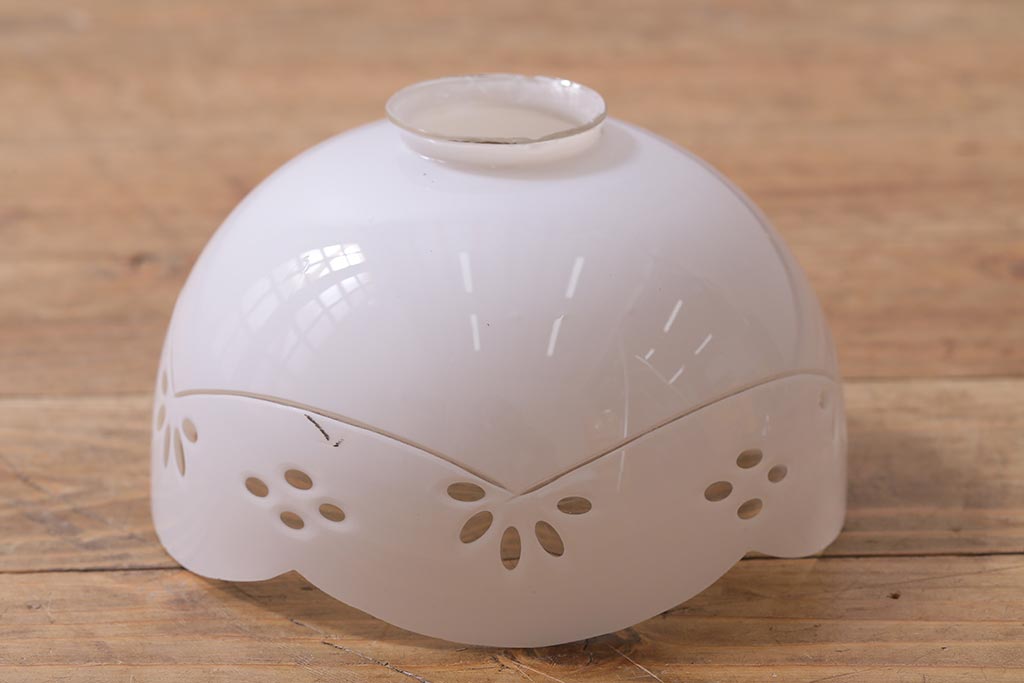 アンティーク照明　昭和初期　波型の縁が可愛らしい切子シェード(天井照明、電笠、ペンダントライト)(R-042143)