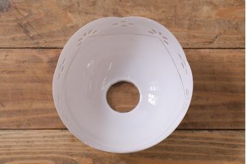 アンティーク照明　昭和初期　波型の縁が可愛らしい切子シェード(天井照明、電笠、ペンダントライト)(R-042143)