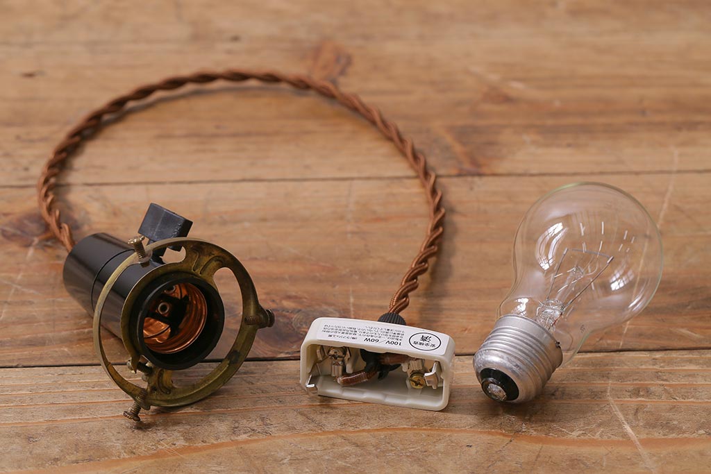 アンティーク照明　昭和初期　波型の縁が可愛らしい切子シェード(天井照明、電笠、ペンダントライト)(R-042143)