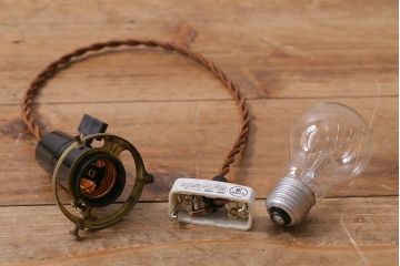 アンティーク照明　昭和初期　波型の縁が可愛らしい切子シェード(天井照明、電笠、ペンダントライト)(R-042143)