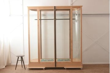 【簡易リペア限定品】中古　カバ材　特大サイズ　吊りタイプ　アクセントがおしゃれな日本製のガラスケース(ショーケース、陳列棚、飾り棚、コレクションケース、店舗什器)(R-042150)