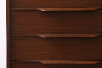 ビンテージ　北欧家具　チーク材　北欧らしい取っ手がおしゃれなチェスト(引き出し)(R-042151)